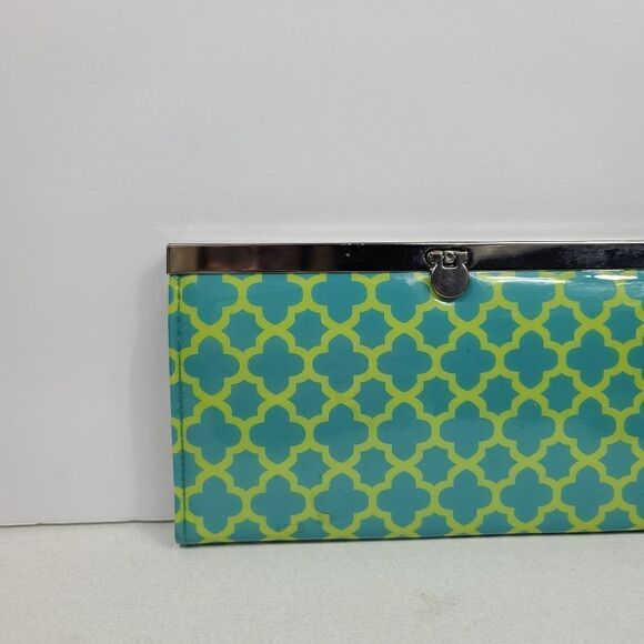Modern Mint & Yellow Quatrefoil Pattern Wallet - Picture 5 of 6